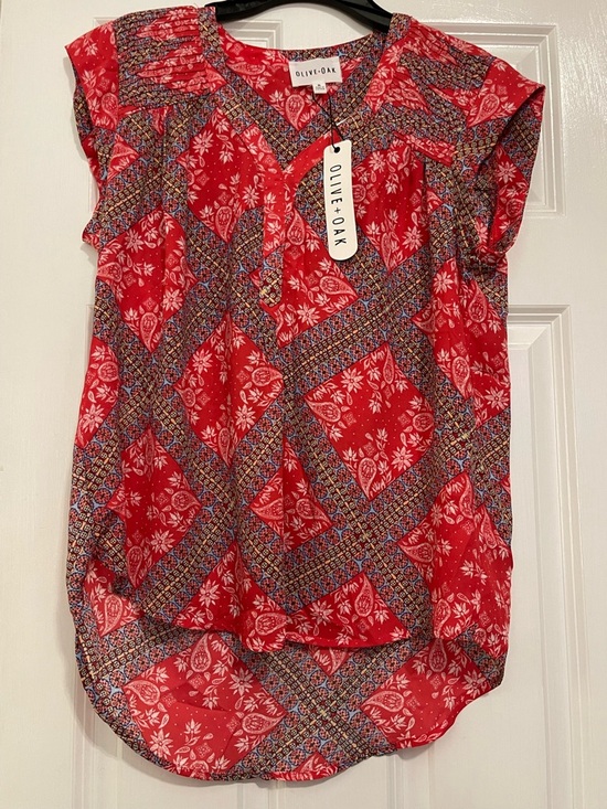 Olive & Oak Tops - Olive & Oak Red Printed V-Neck Cap-Sleeve Blouse
